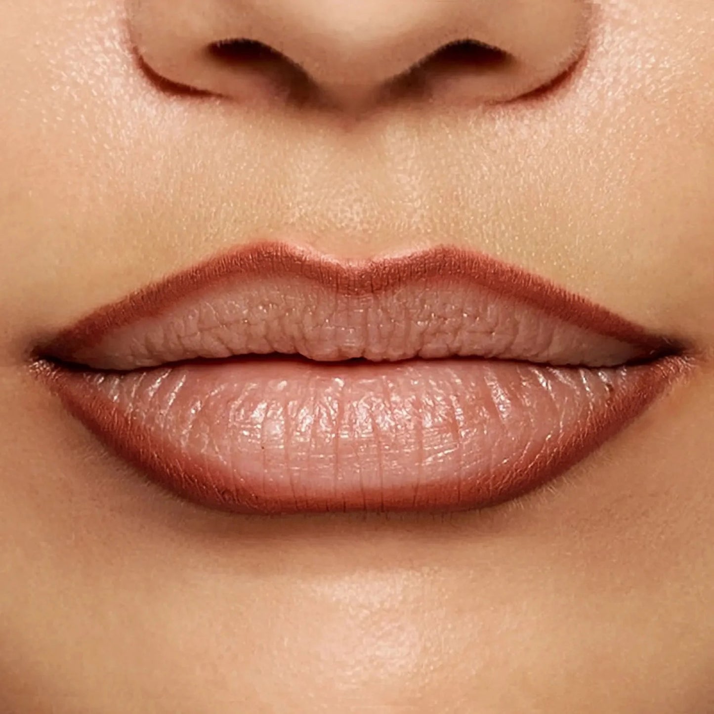 Easy Glide Lip Liner — Krämig, lätt att tona ut färg som går smidigt att applicera