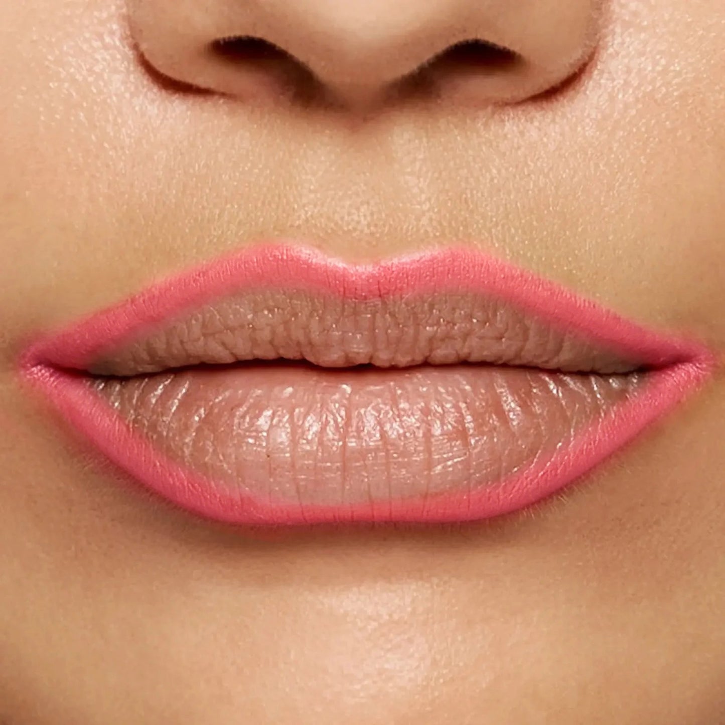 Easy Glide Lip Liner — Krämig, lätt att tona ut färg som går smidigt att applicera