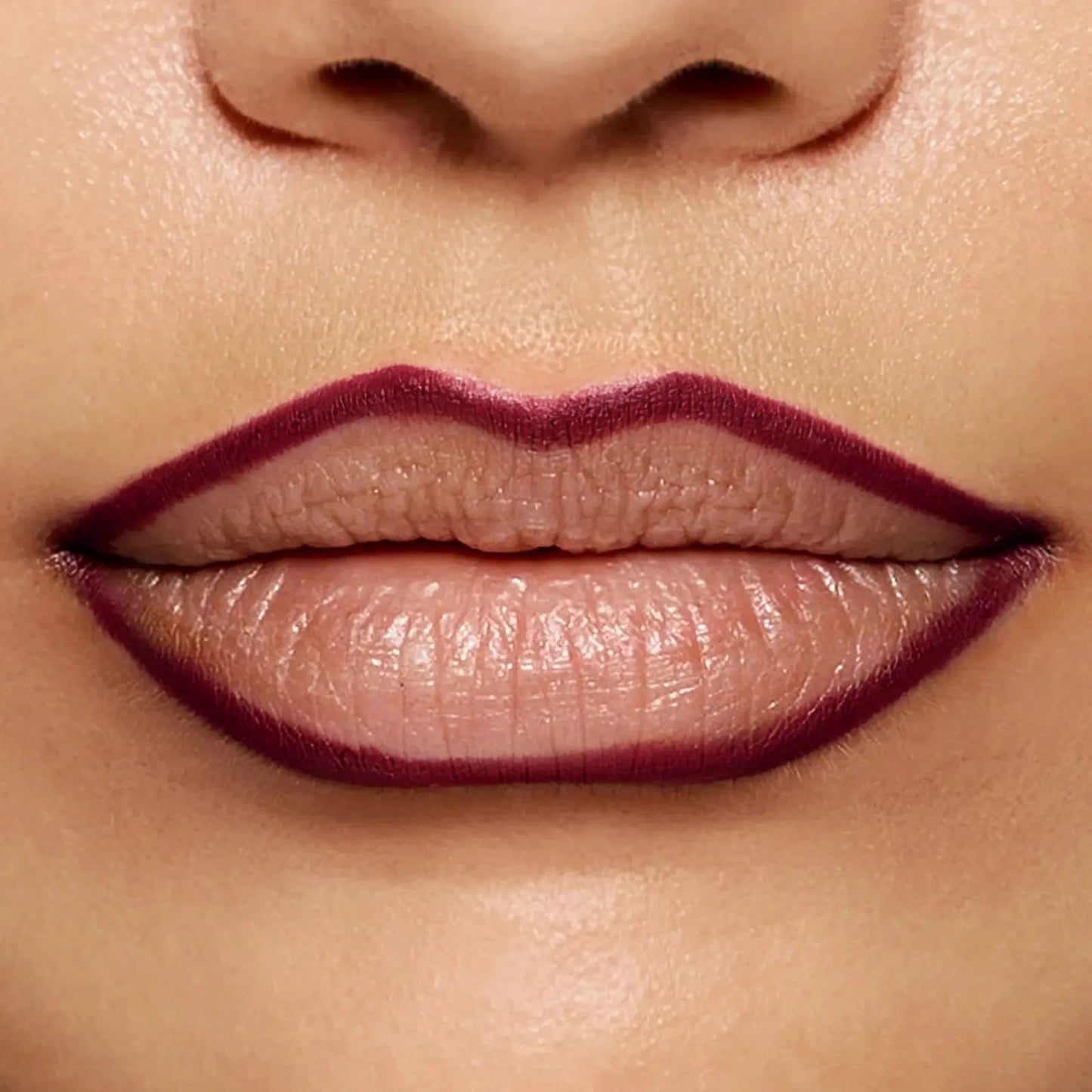 Easy Glide Lip Liner — Krämig, lätt att tona ut färg som går smidigt att applicera