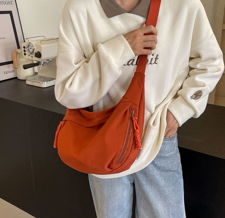 🏆5 000 sålda den här veckan!🔥Direktförsäljning från designern👜Dammode – enfärgad nylonväska i hobo-stil med axelrem