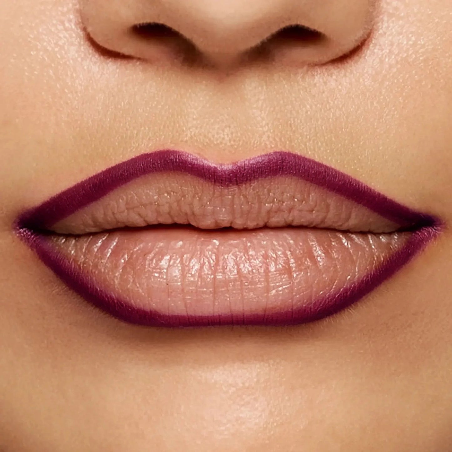 Easy Glide Lip Liner — Krämig, lätt att tona ut färg som går smidigt att applicera