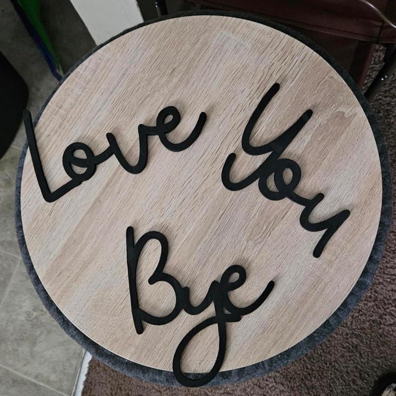 "Love you Bye" ✨Väggdekoration i trä – Skadar inte väggen